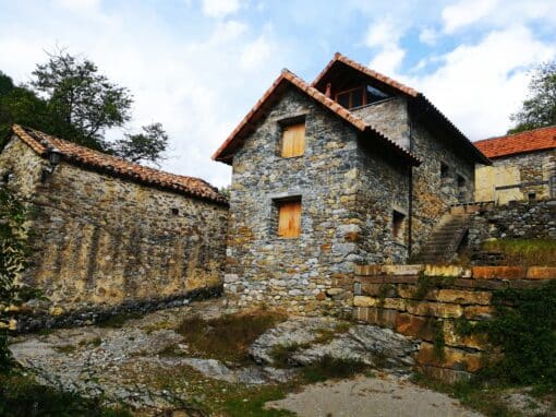 Estaroniello, a orillas del río Yaga